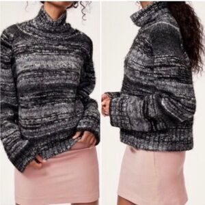 Aritzia Babaton Black and Gray Turtleneck Sweater